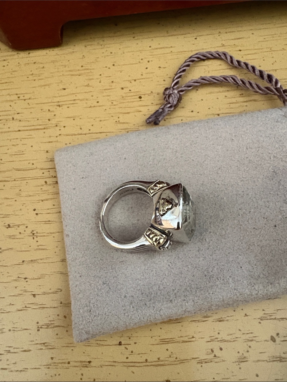 Lagos Ring with light Green Square Gemstone - Picture 8 of 8